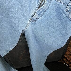 💥BIG PRICE DROP- Lee Relaxed Fit at the waist jeans